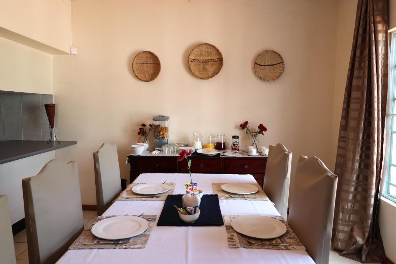 Sentosa Guest House Francistown Bagian luar foto