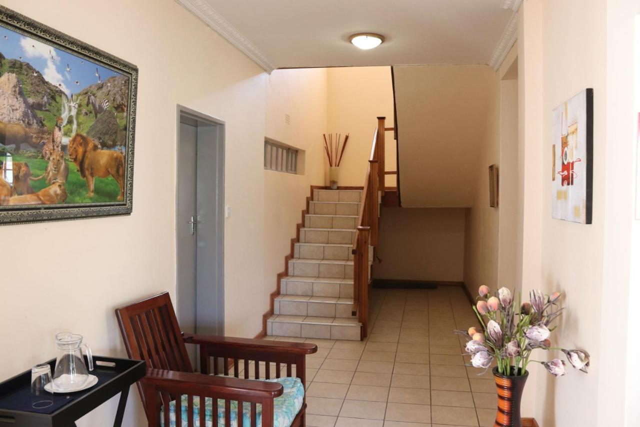 Sentosa Guest House Francistown Bagian luar foto
