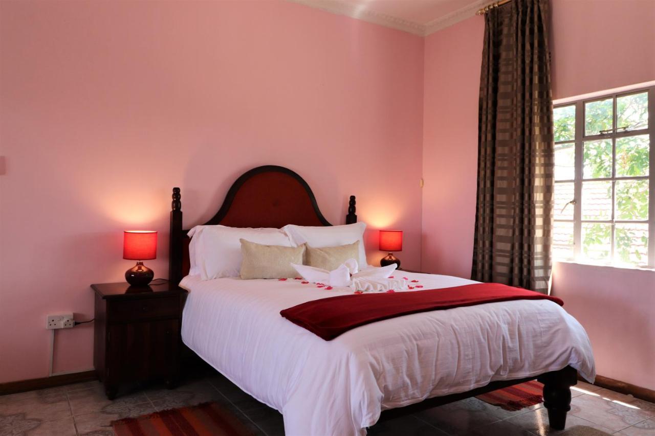 Sentosa Guest House Francistown Bagian luar foto